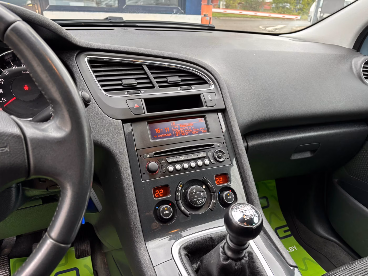 Peugeot 5008 фото 12