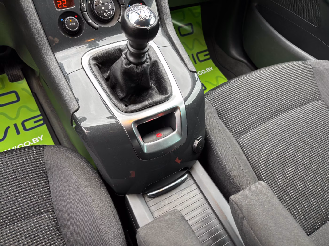 Peugeot 5008 фото 13