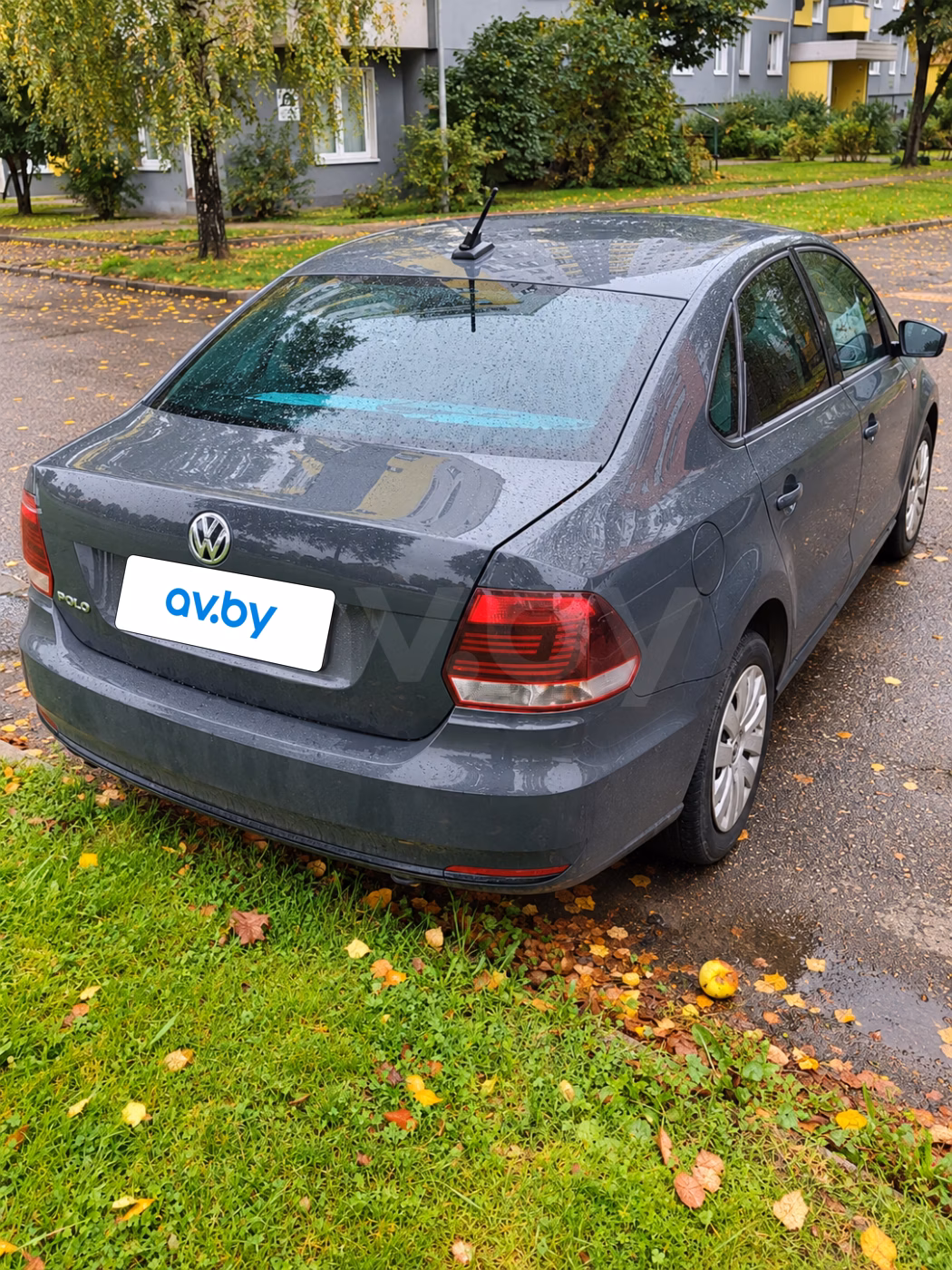 Volkswagen Polo Sedan фото 4