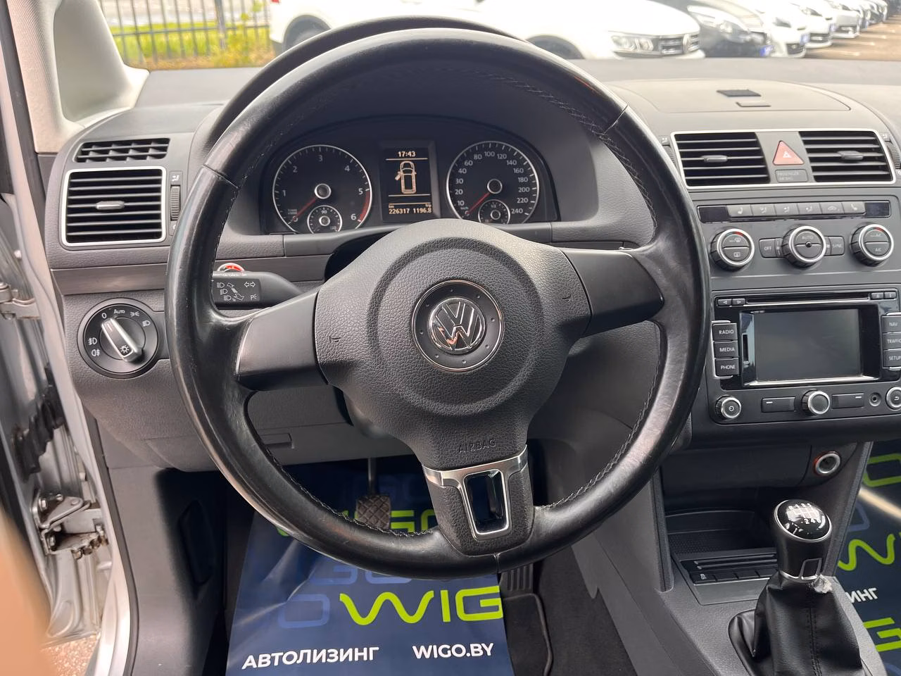 Volkswagen Touran фото 13