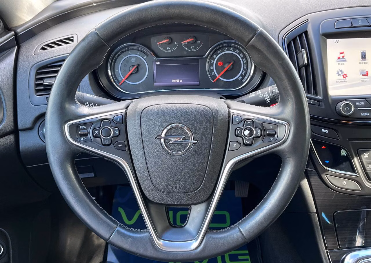 Opel Insignia фото 12