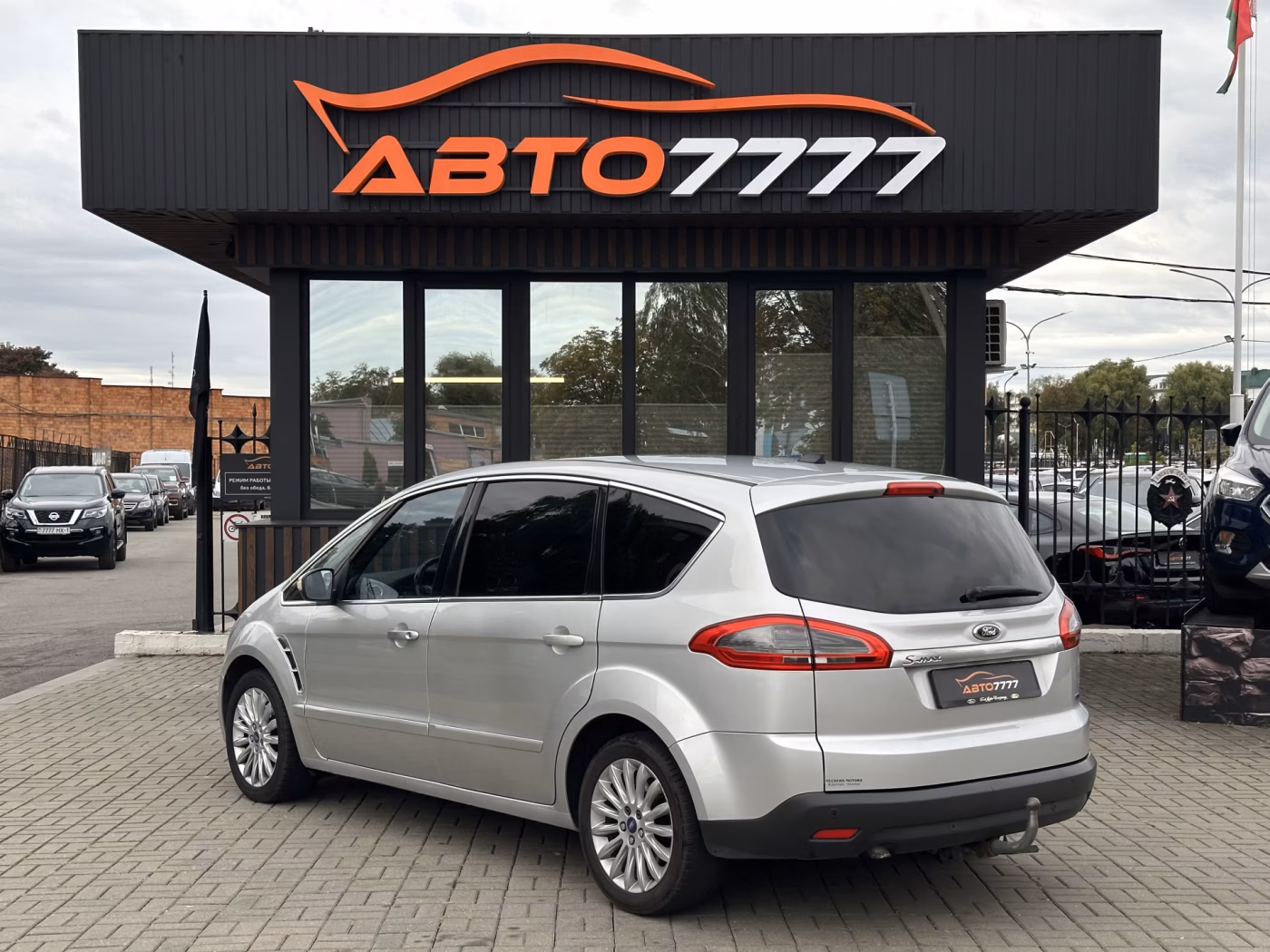 Ford S-MAX фото 4