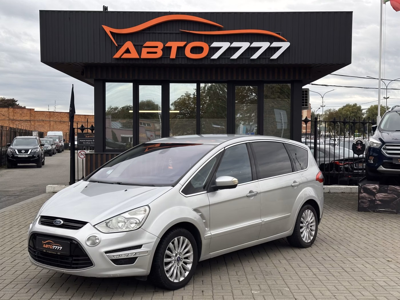 Ford S-MAX фото 5