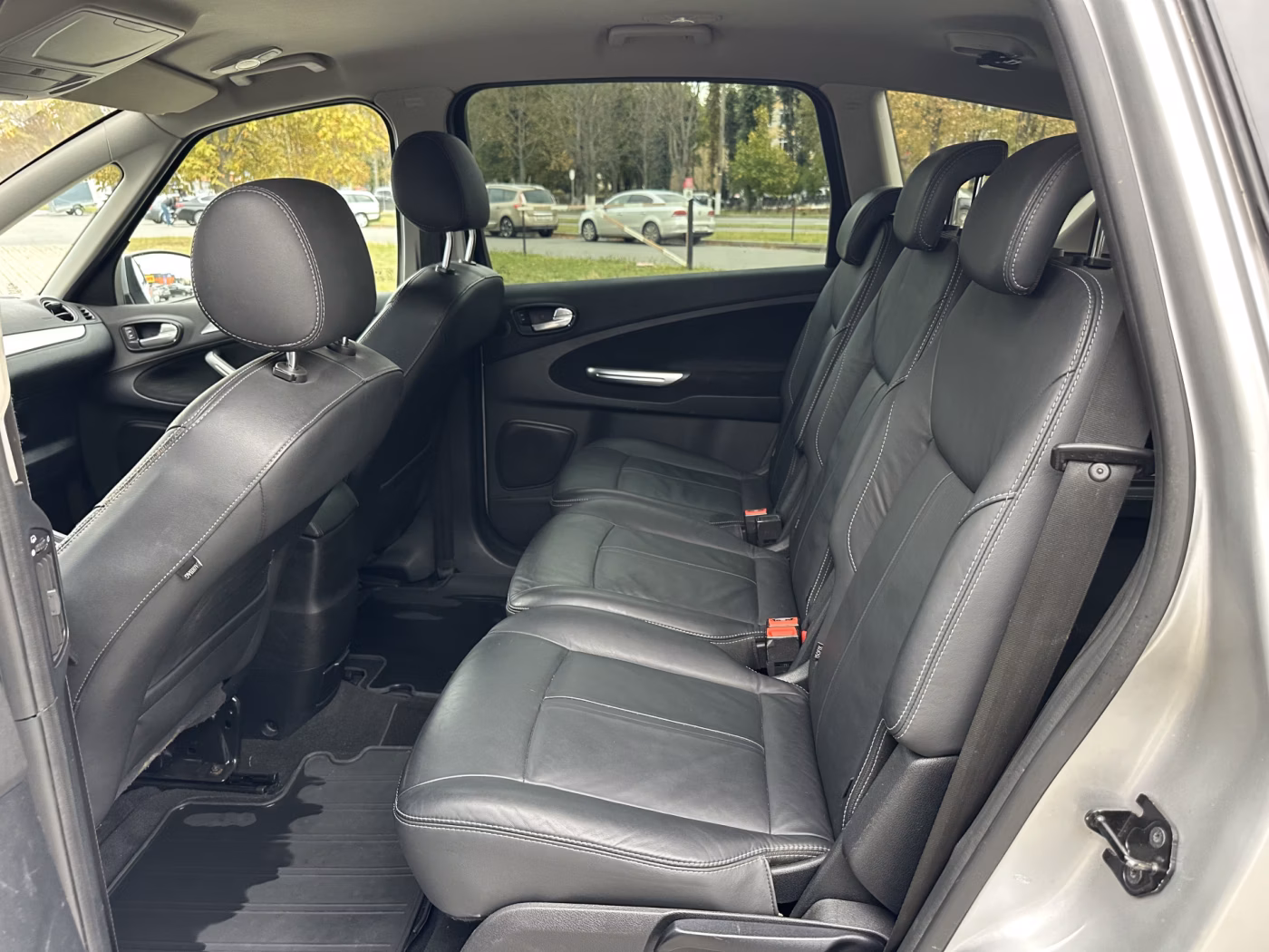 Ford S-MAX фото 9
