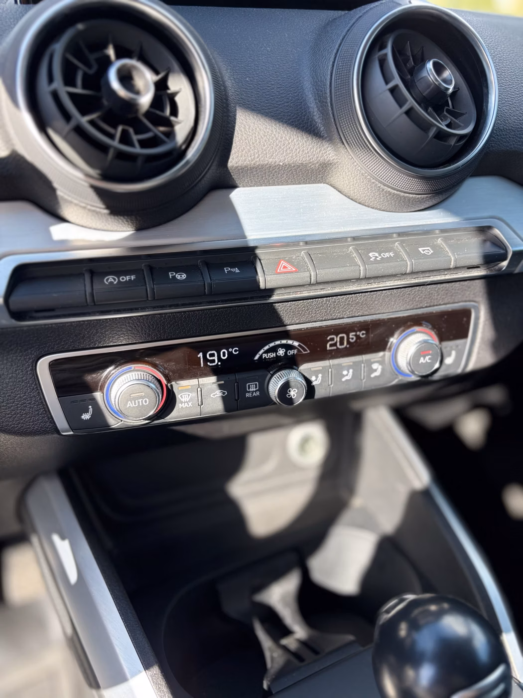 Audi Q2 фото 11