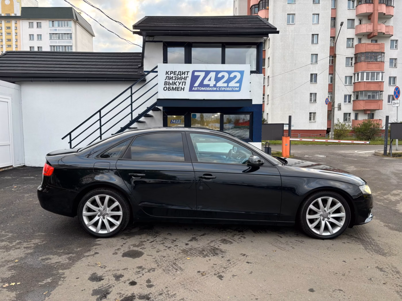 Audi A4 фото 4