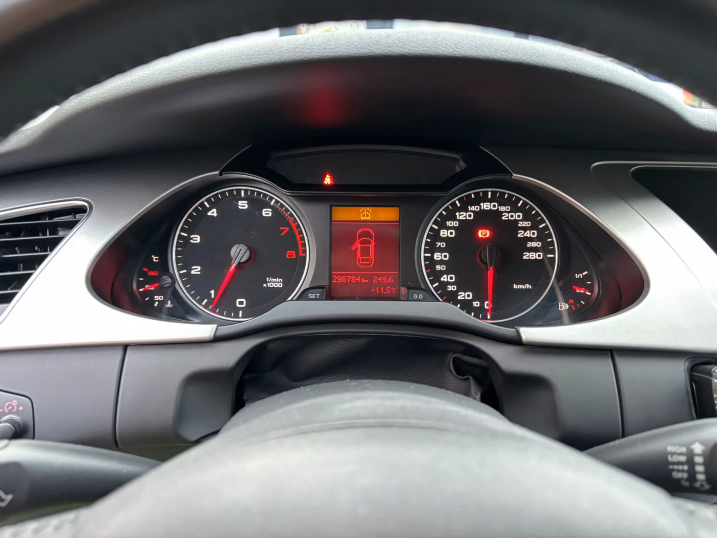 Audi A4 фото 10