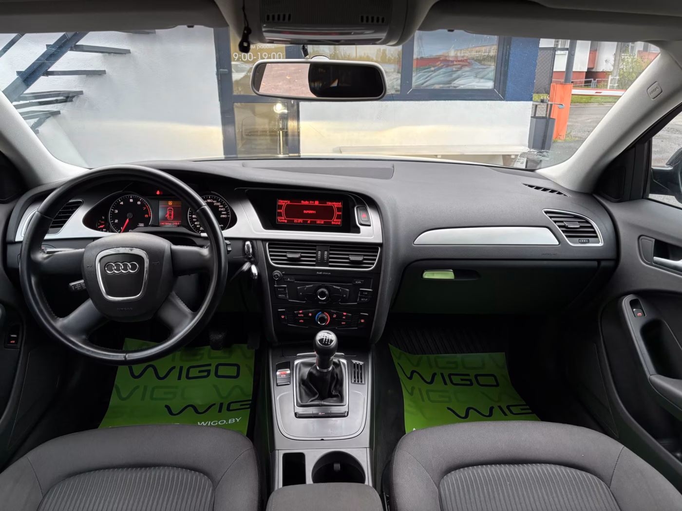 Audi A4 фото 16