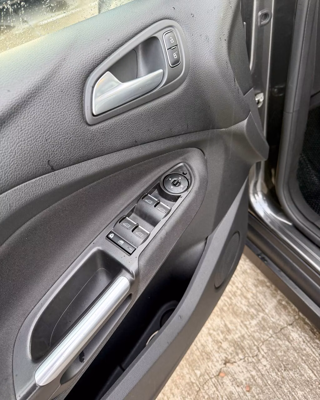 Ford Grand C-Max фото 15