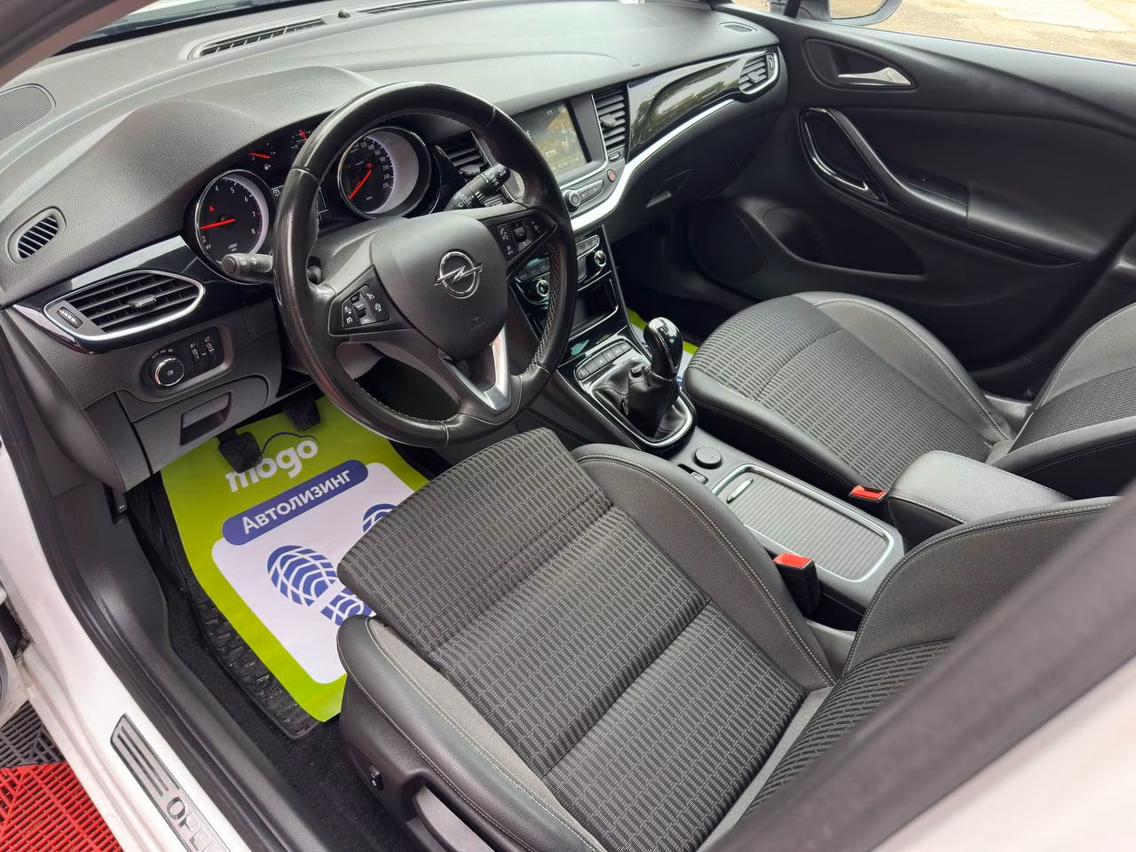 Opel Astra фото 8