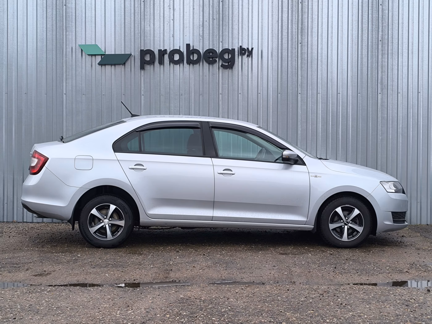 Skoda Rapid фото 3