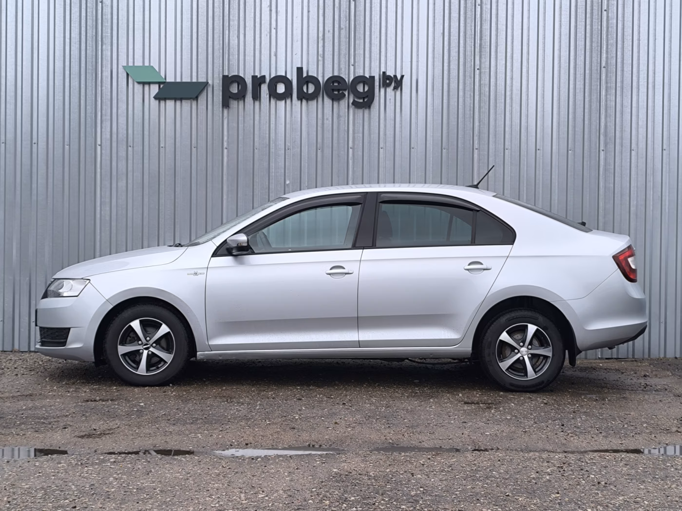 Skoda Rapid фото 4