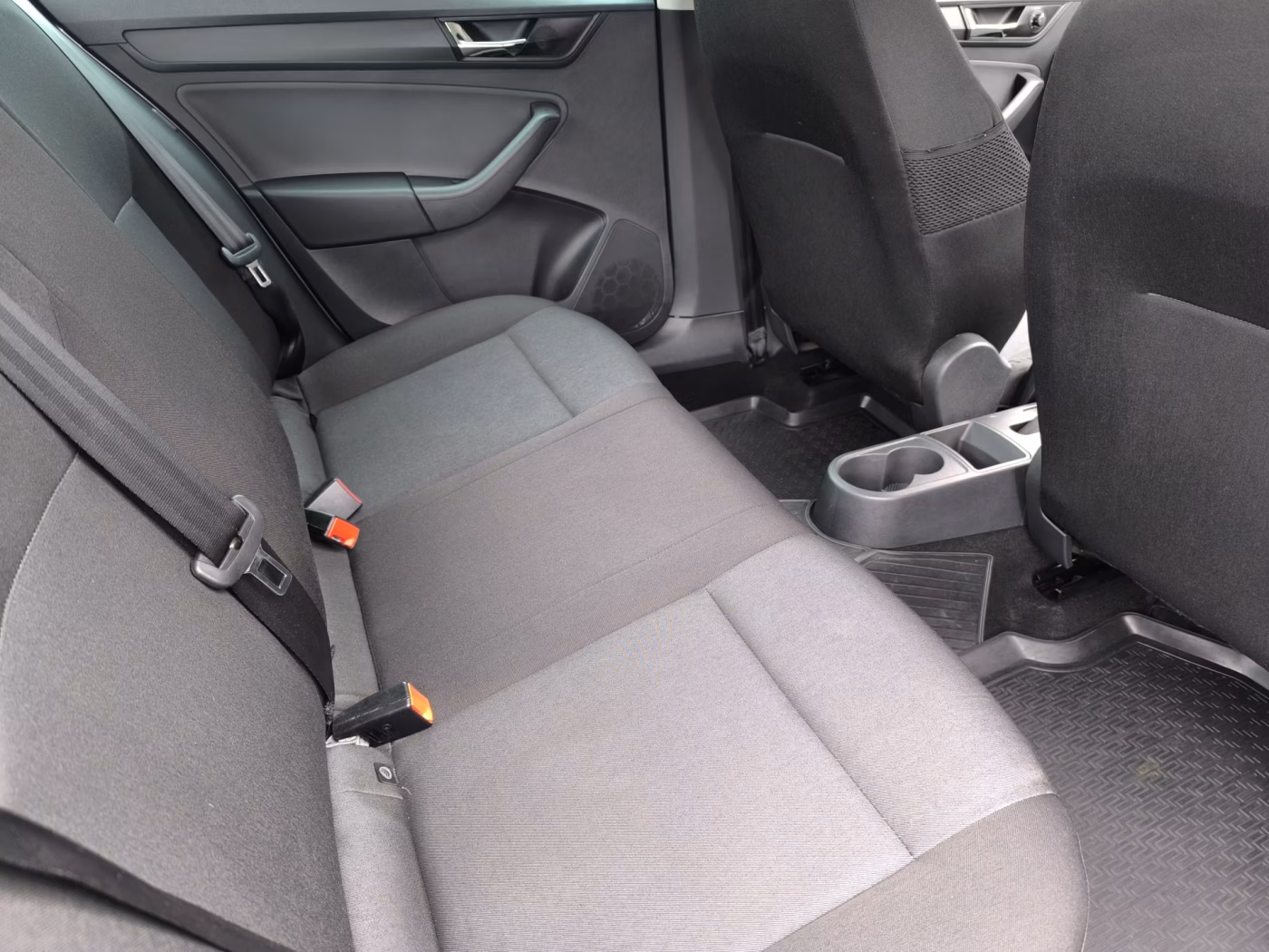 Skoda Rapid фото 12