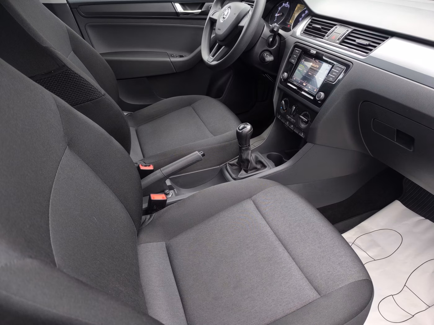Skoda Rapid фото 14