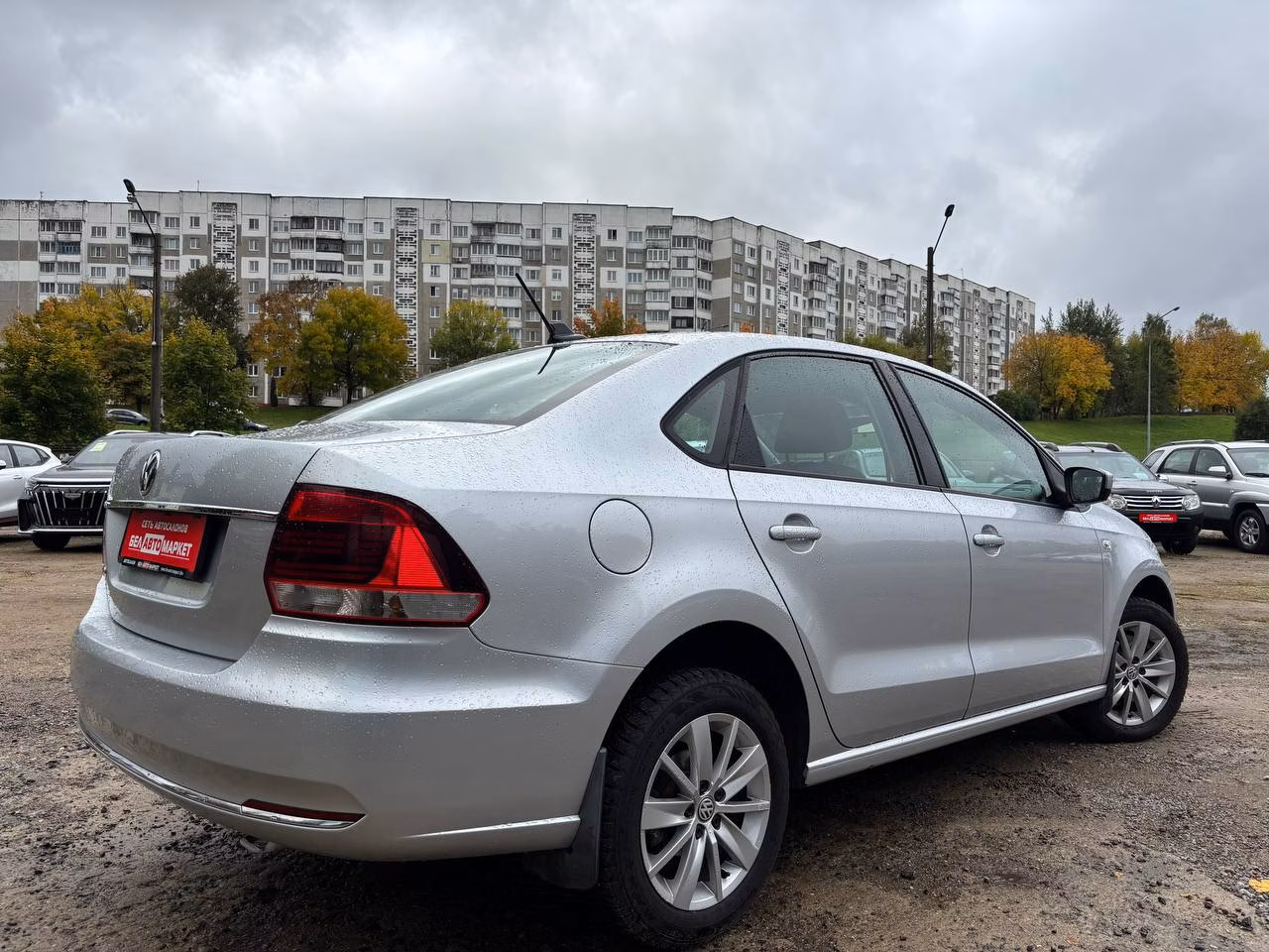 Volkswagen Polo Sedan фото 5
