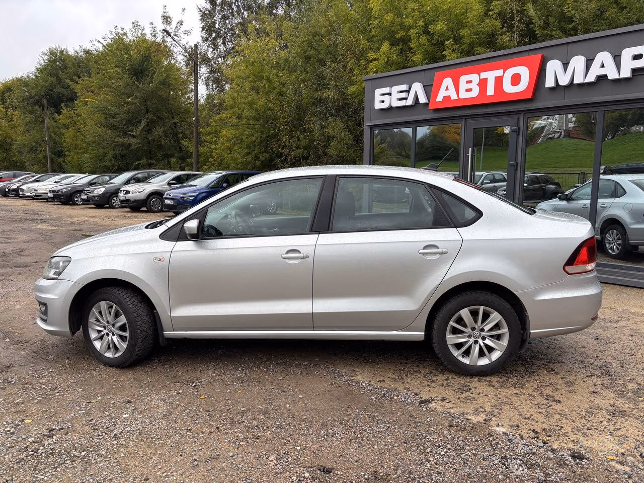 Volkswagen Polo Sedan фото 8