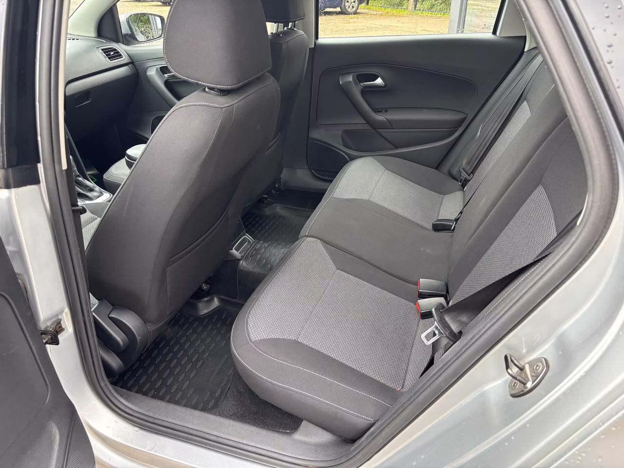 Volkswagen Polo Sedan фото 15