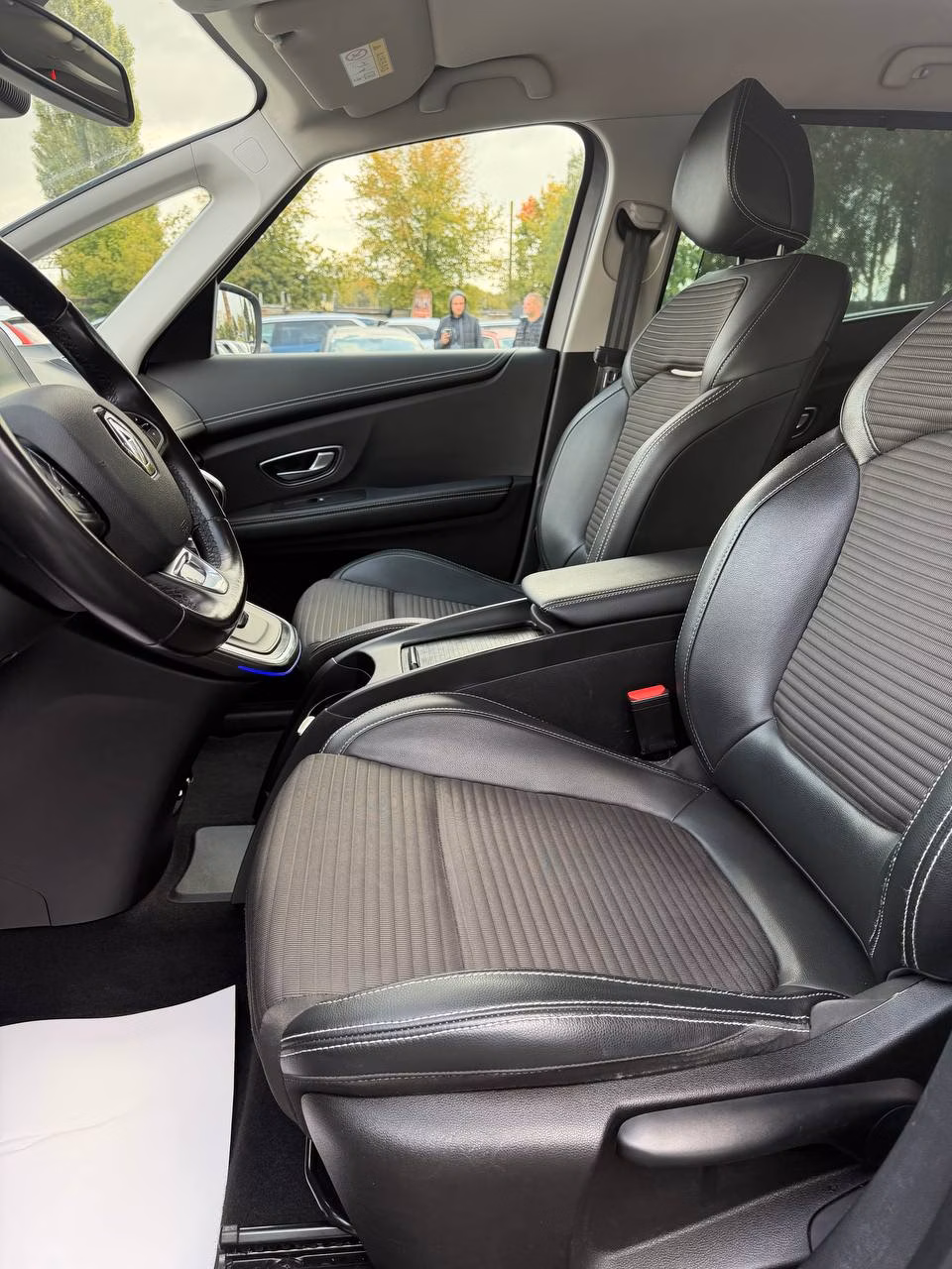 Renault Grand Scenic фото 8