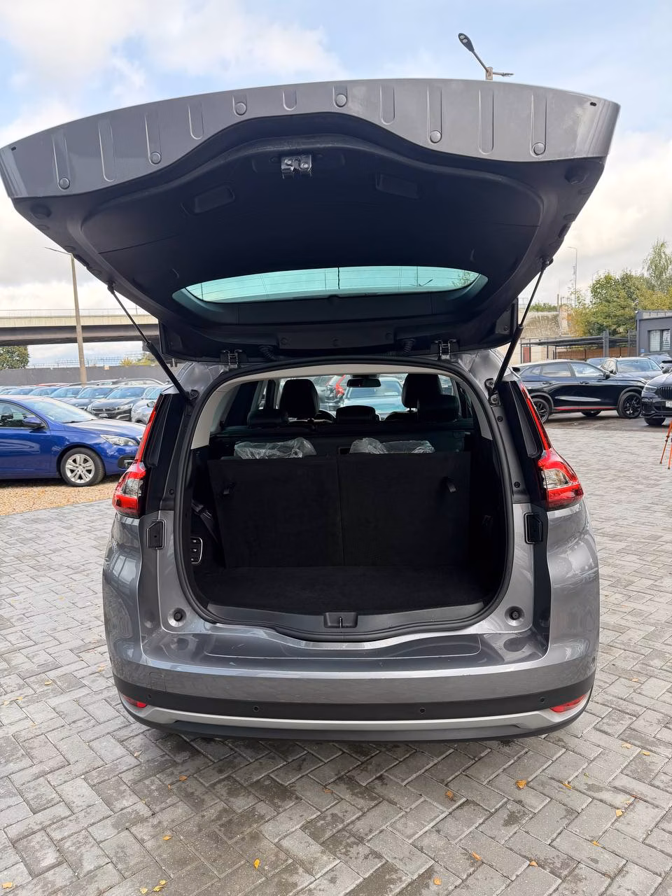 Renault Grand Scenic фото 16