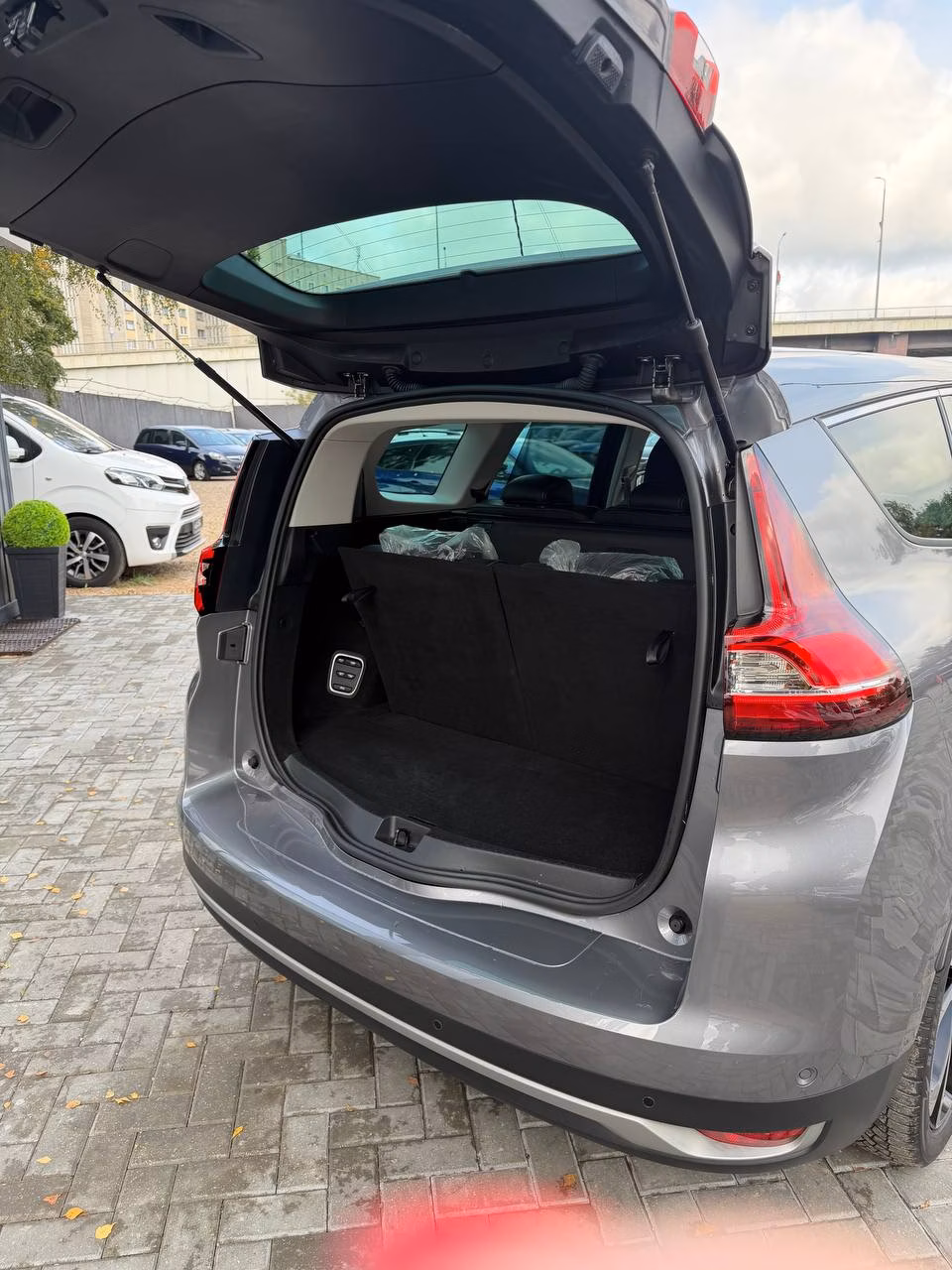 Renault Grand Scenic фото 17