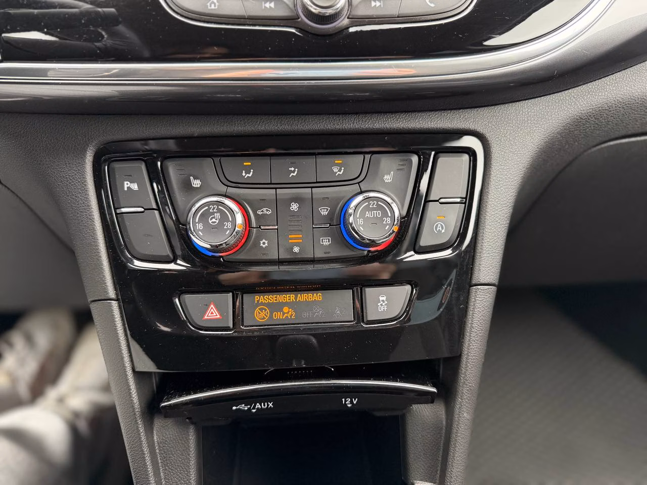 Opel Mokka фото 11