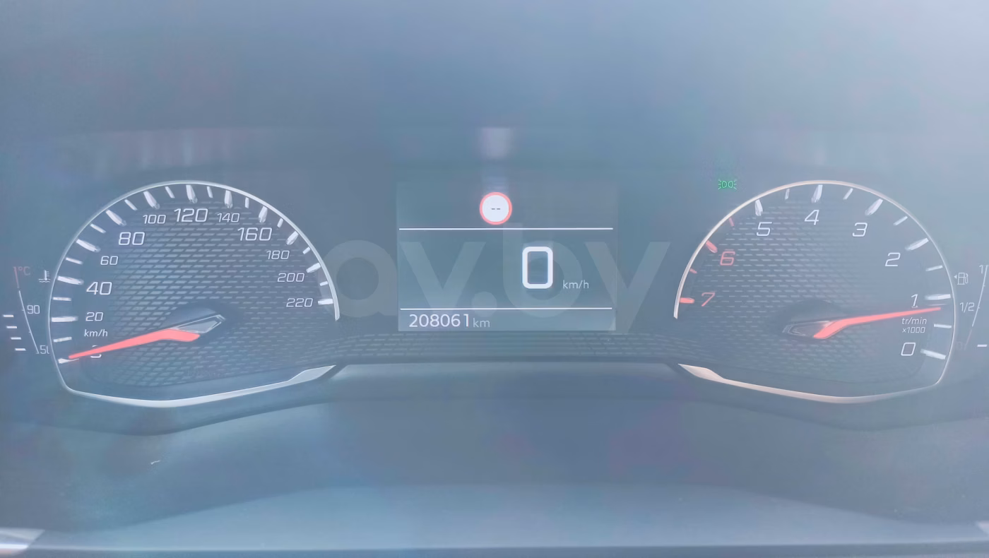 Peugeot 2008 фото 15