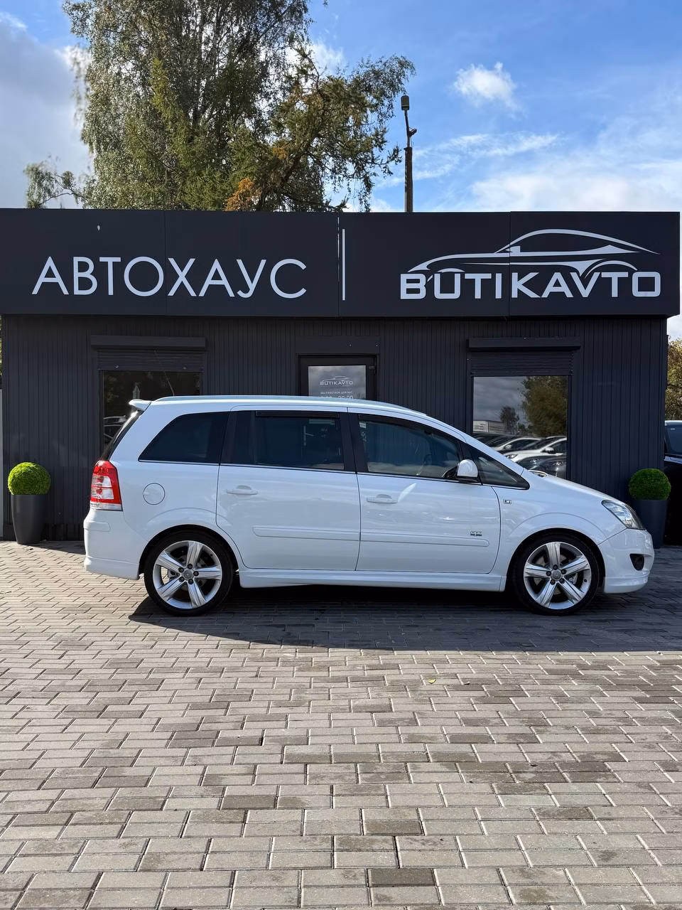 Opel Zafira фото 8