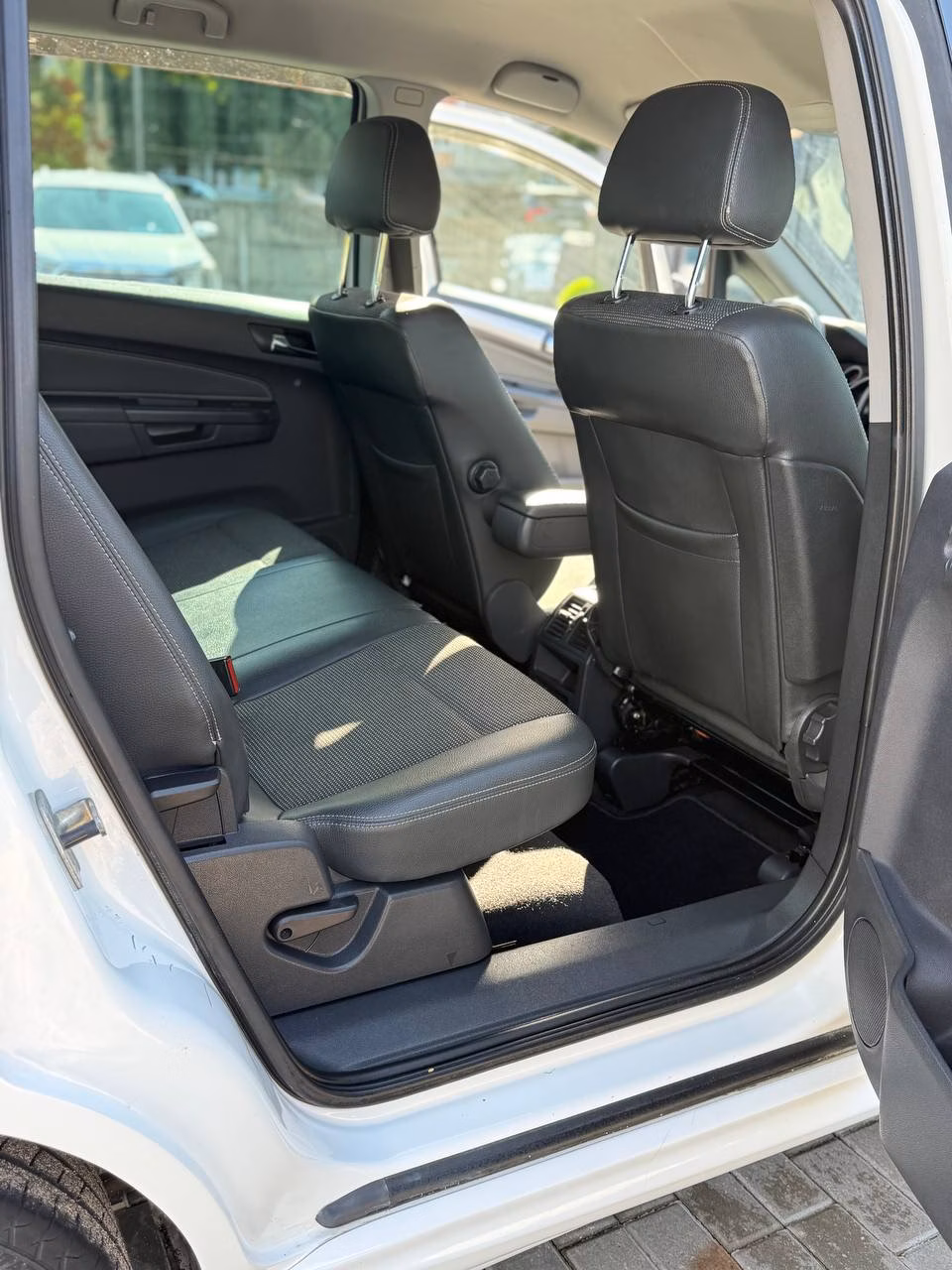Opel Zafira фото 11