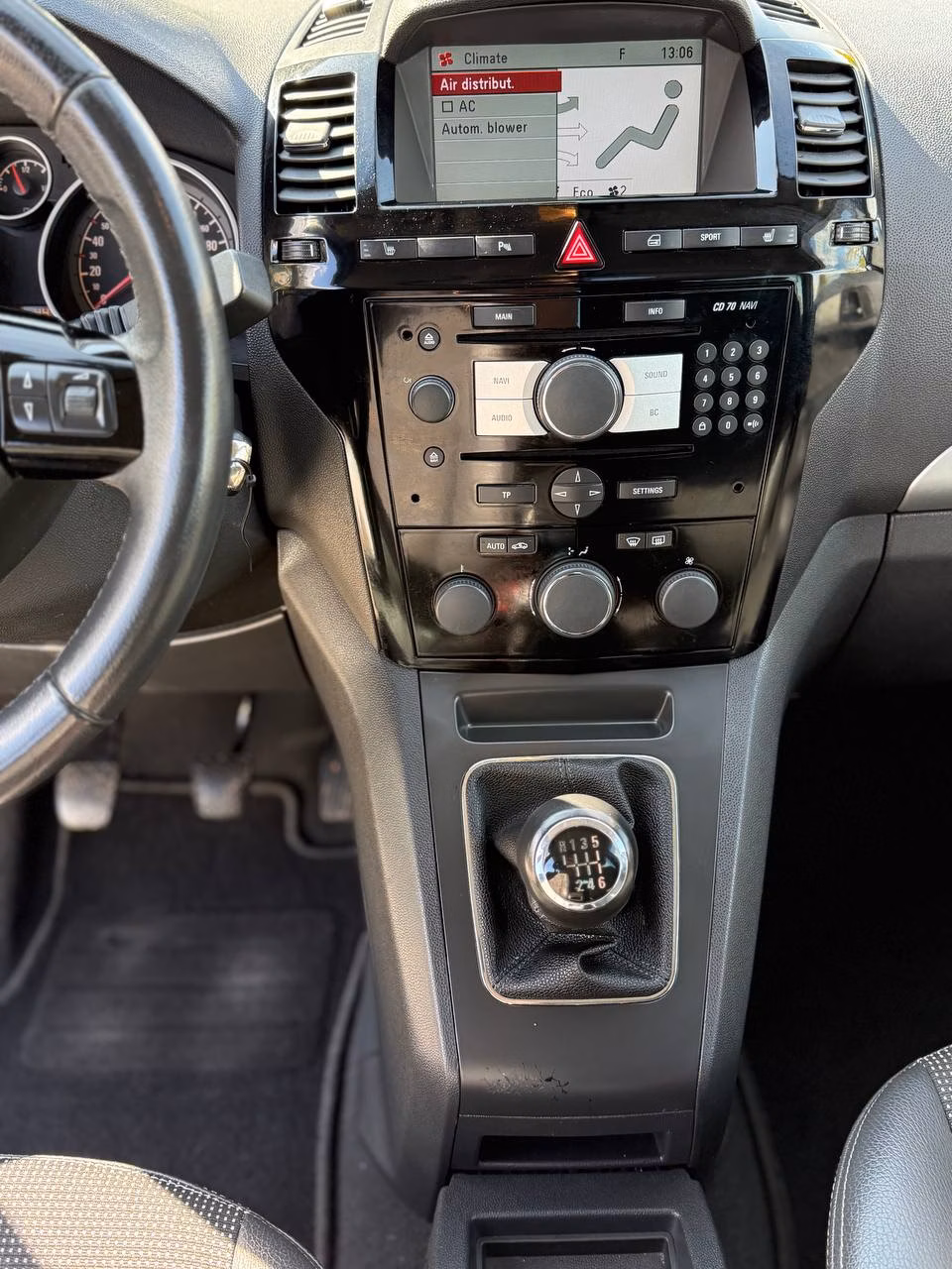 Opel Zafira фото 13