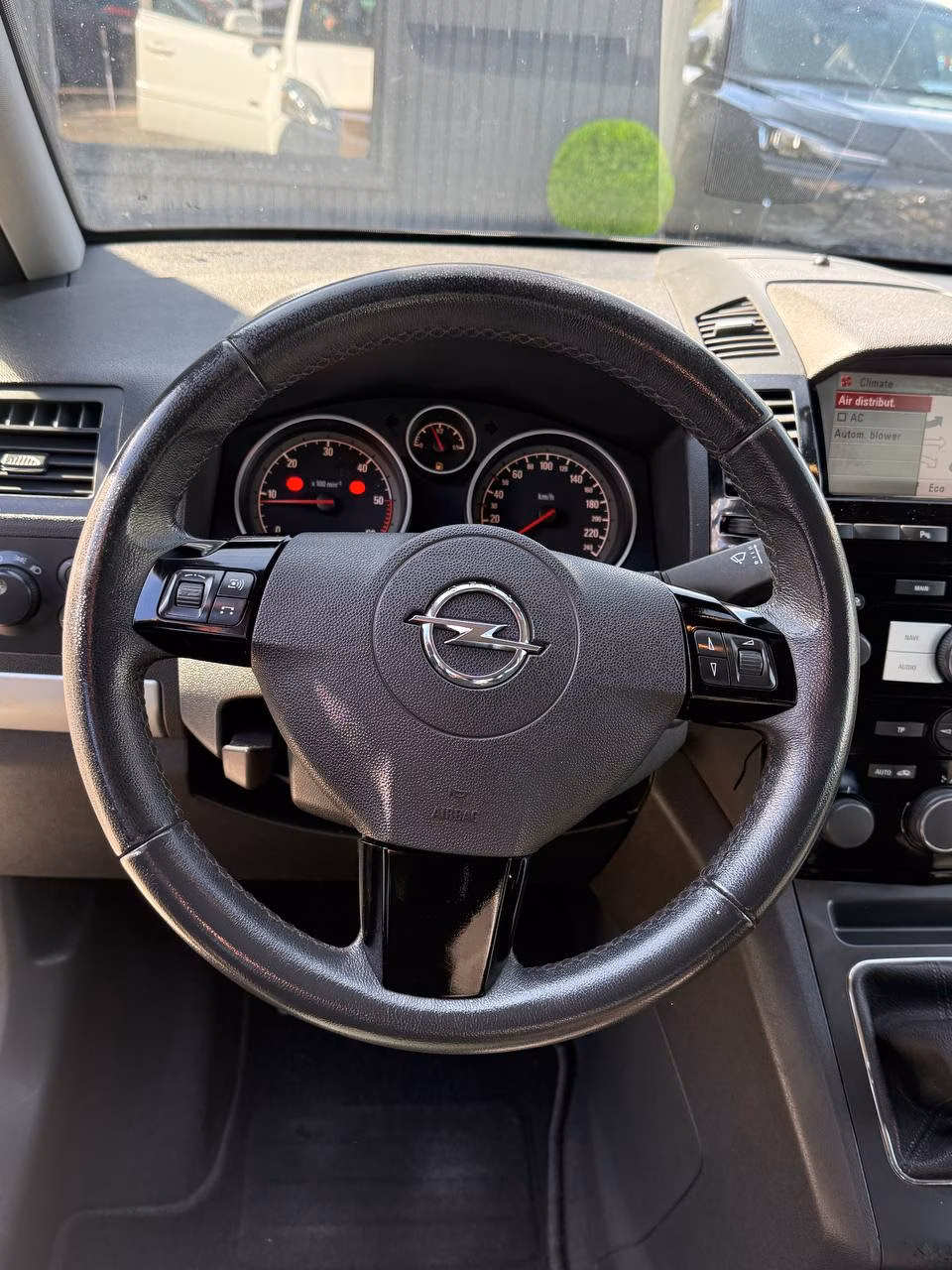 Opel Zafira фото 14