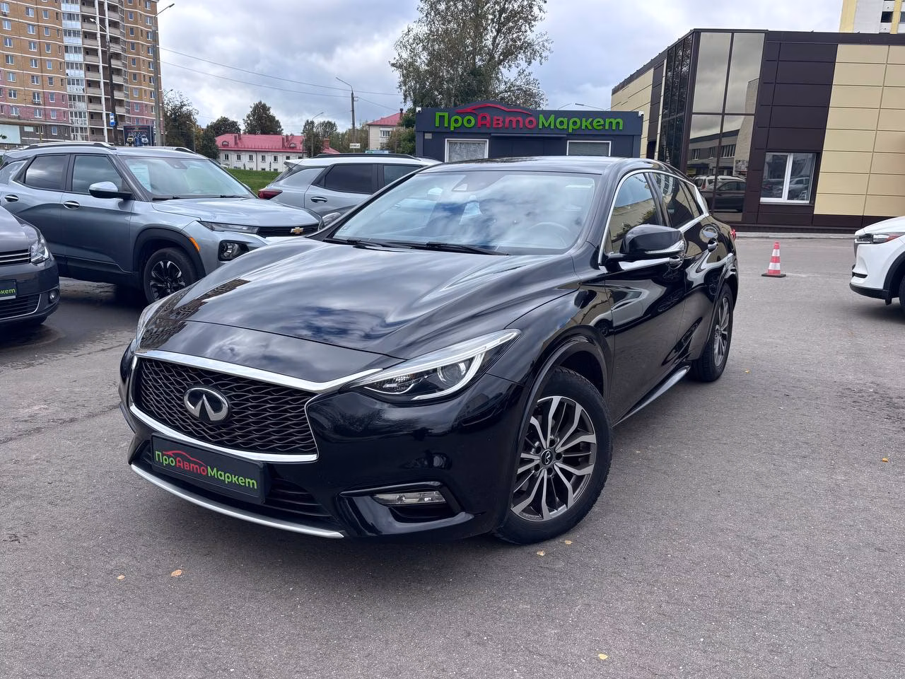 Infiniti Q30