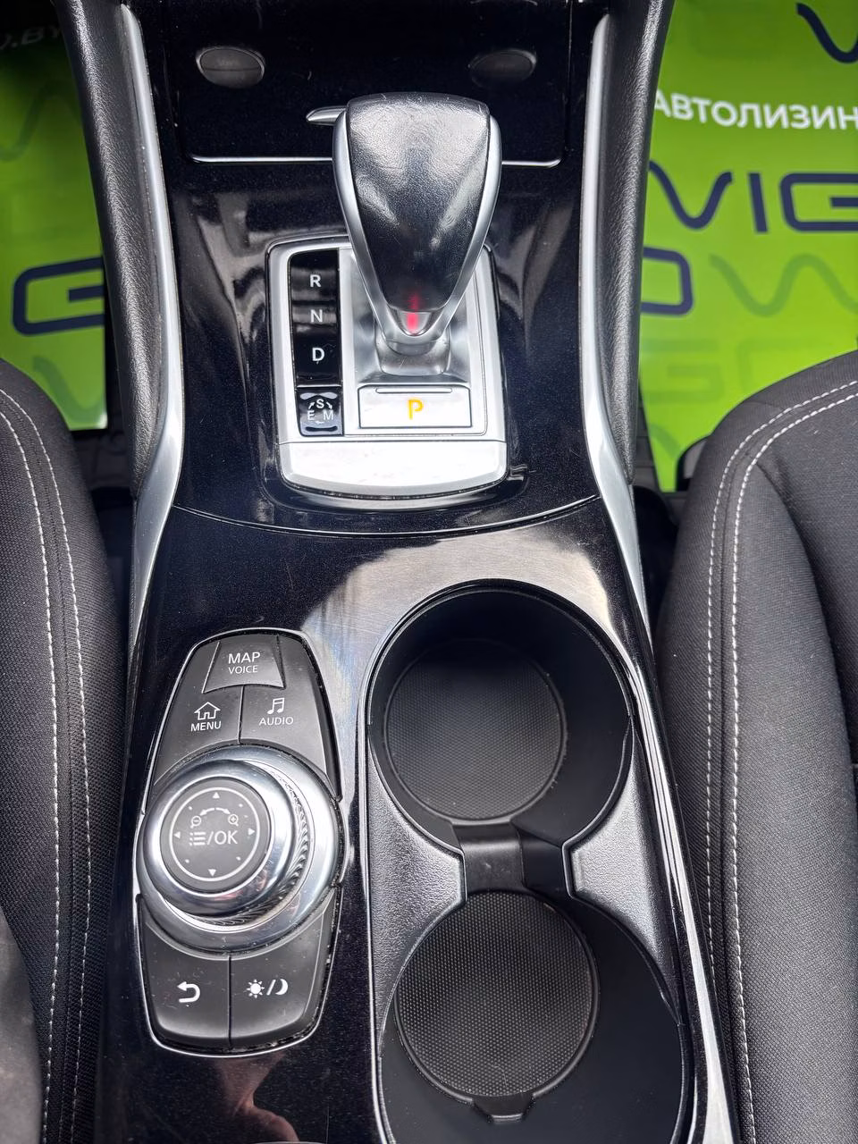 Infiniti Q30 фото 13