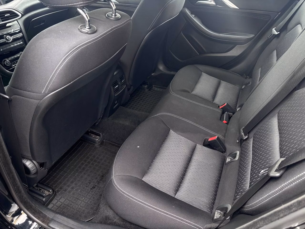 Infiniti Q30 фото 16