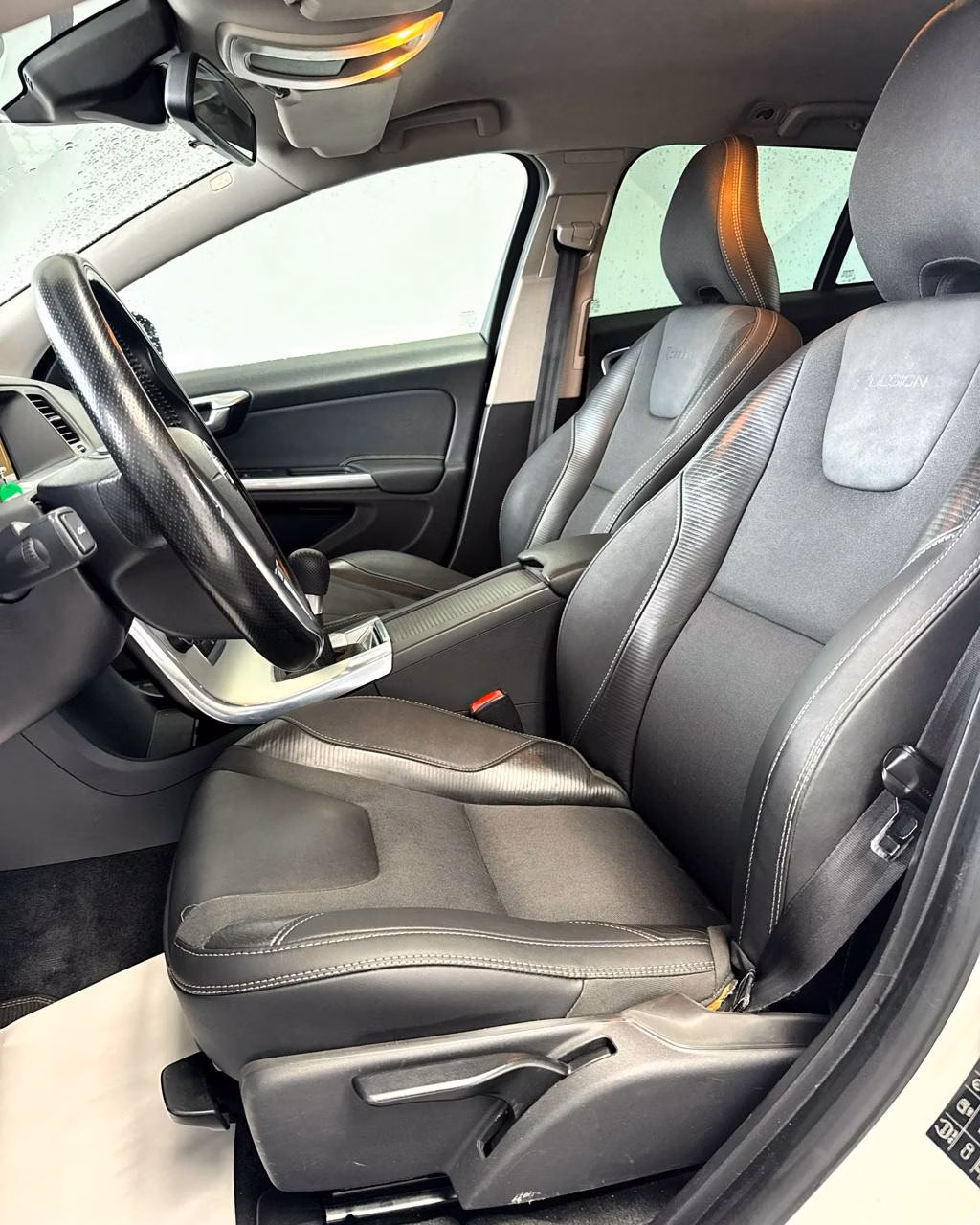 Volvo V60 фото 9