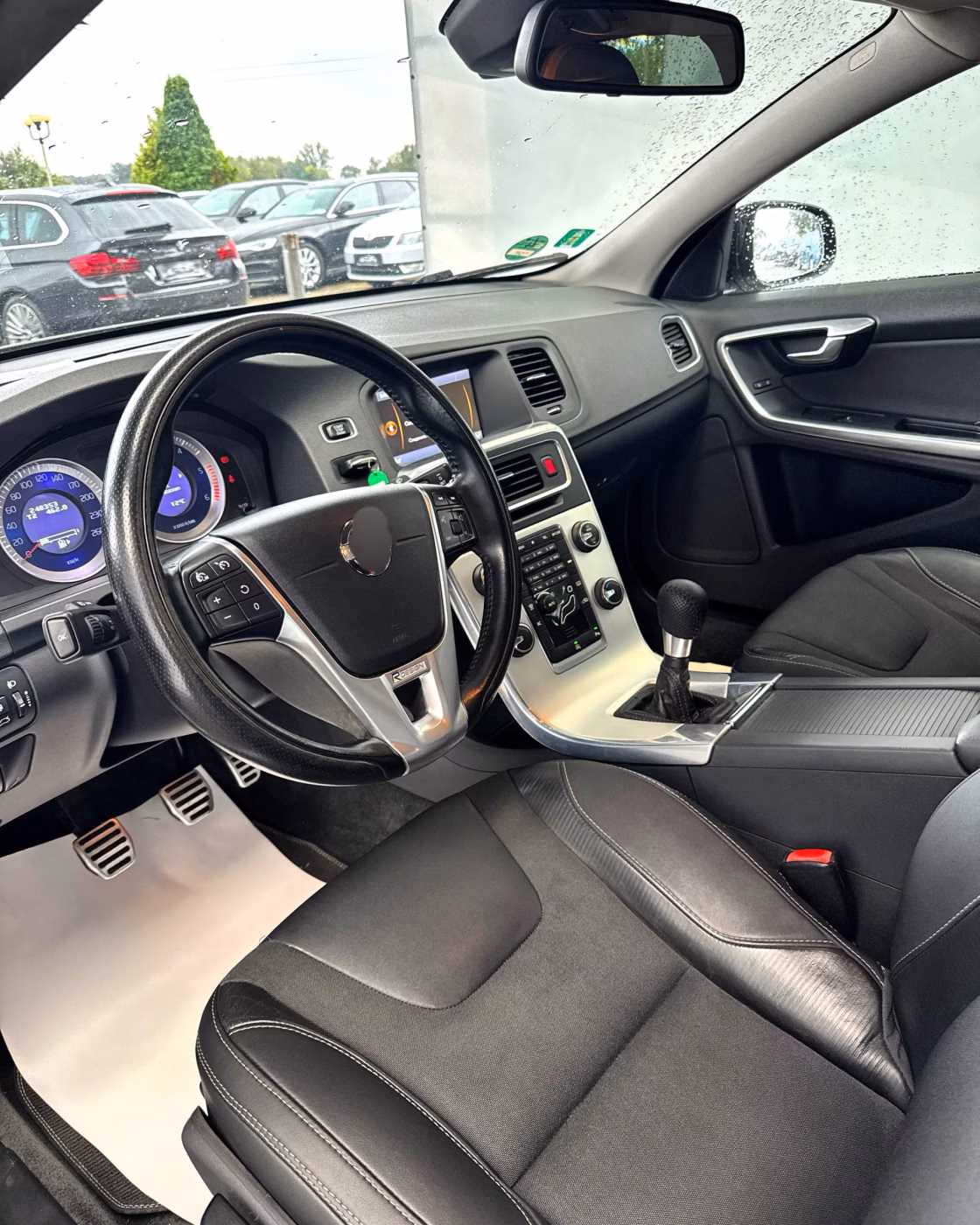 Volvo V60 фото 10