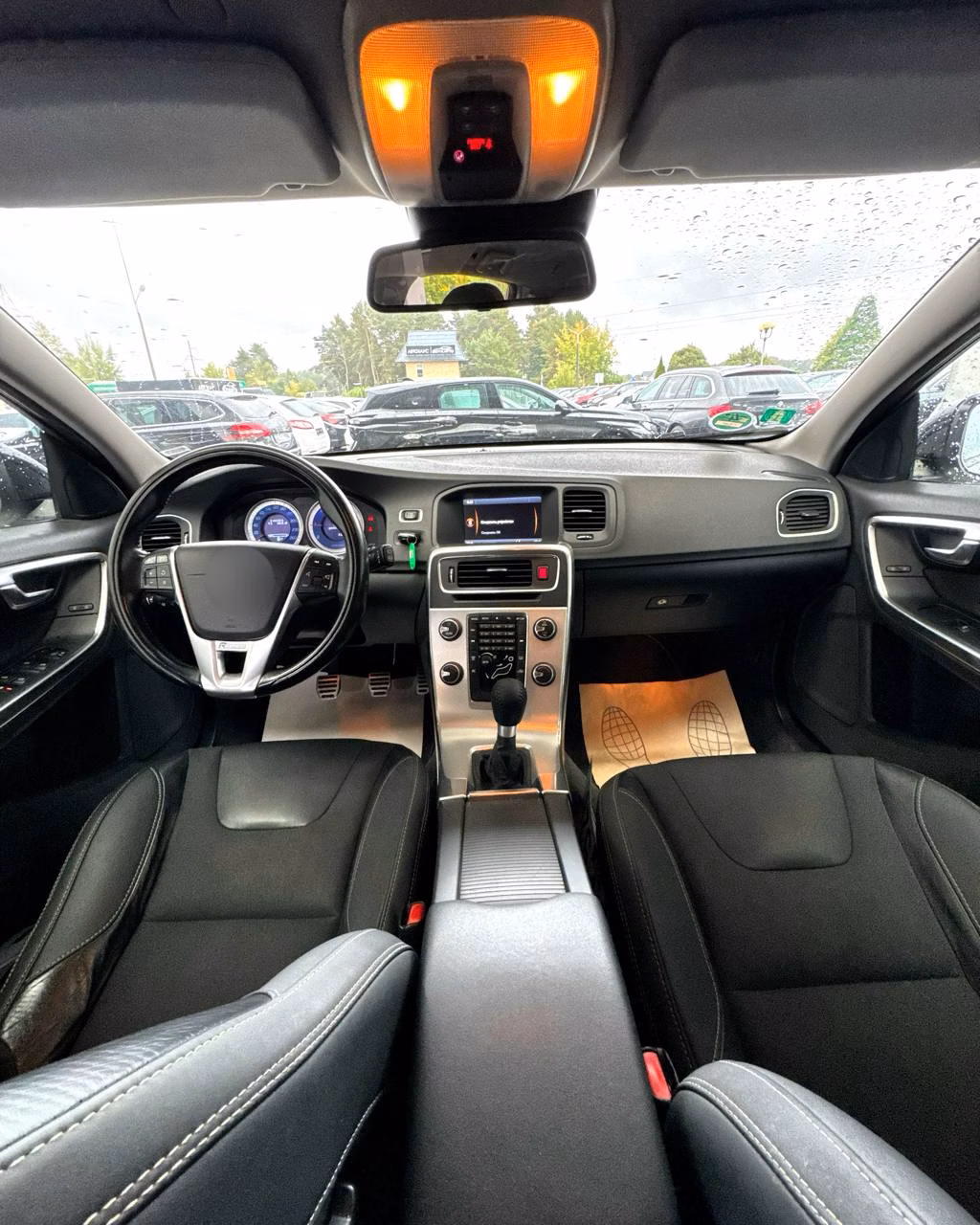 Volvo V60 фото 12