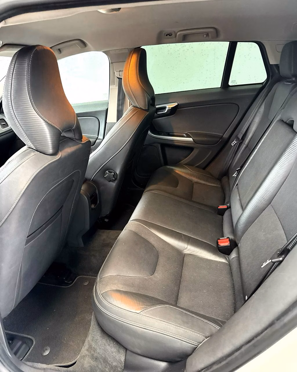 Volvo V60 фото 13