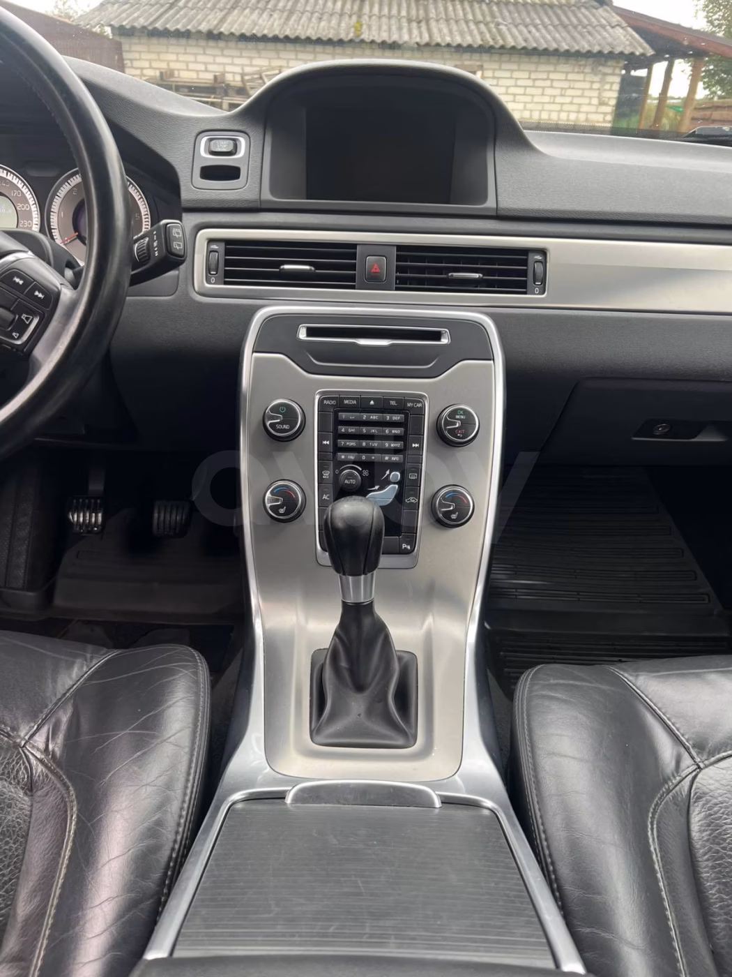 Volvo V70 фото 16