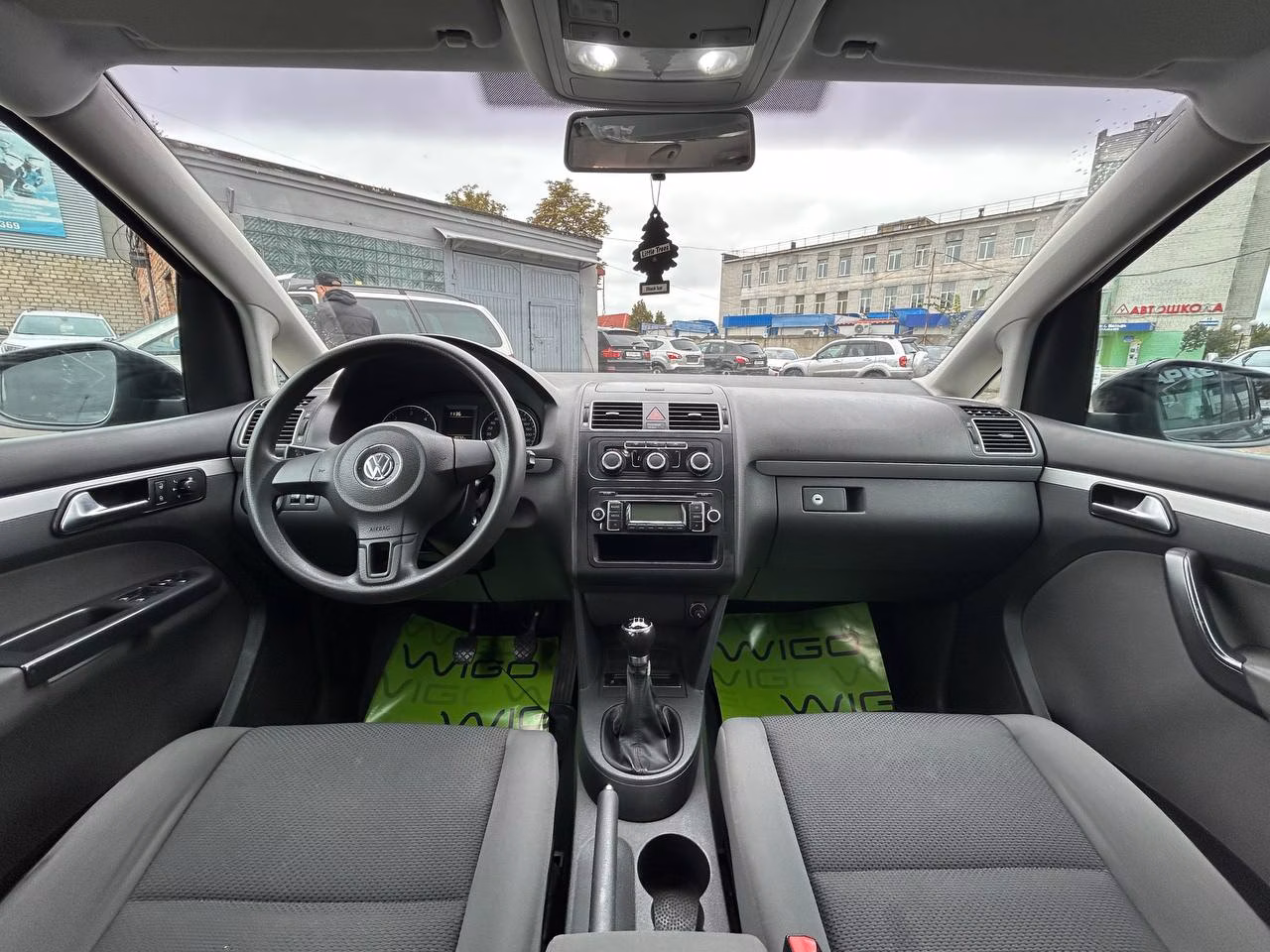Volkswagen Touran фото 11