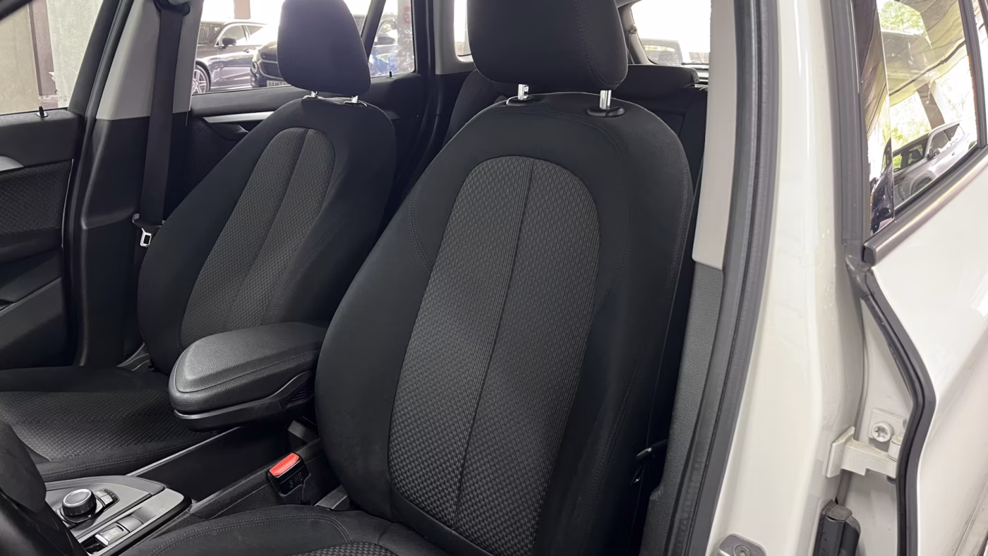 BMW X1 фото 8