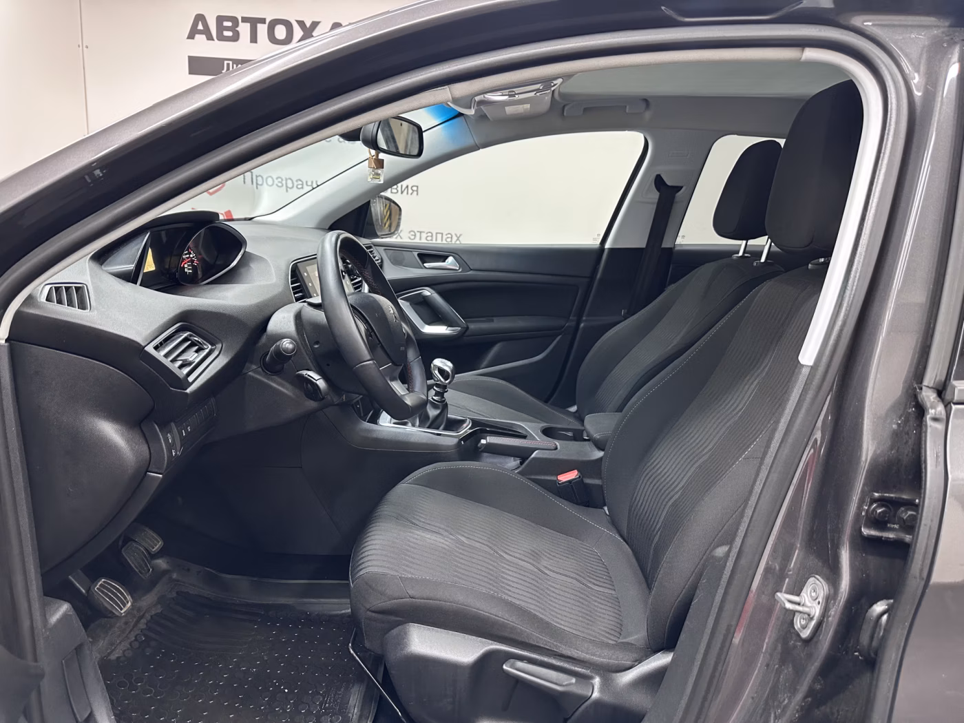 Peugeot 308 фото 7