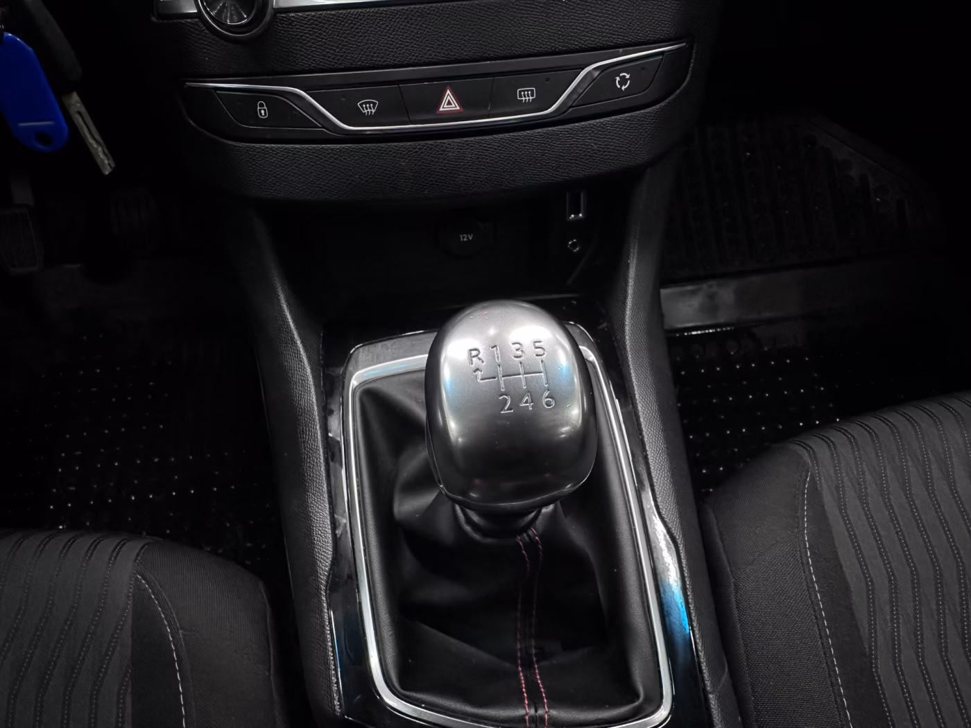 Peugeot 308 фото 13