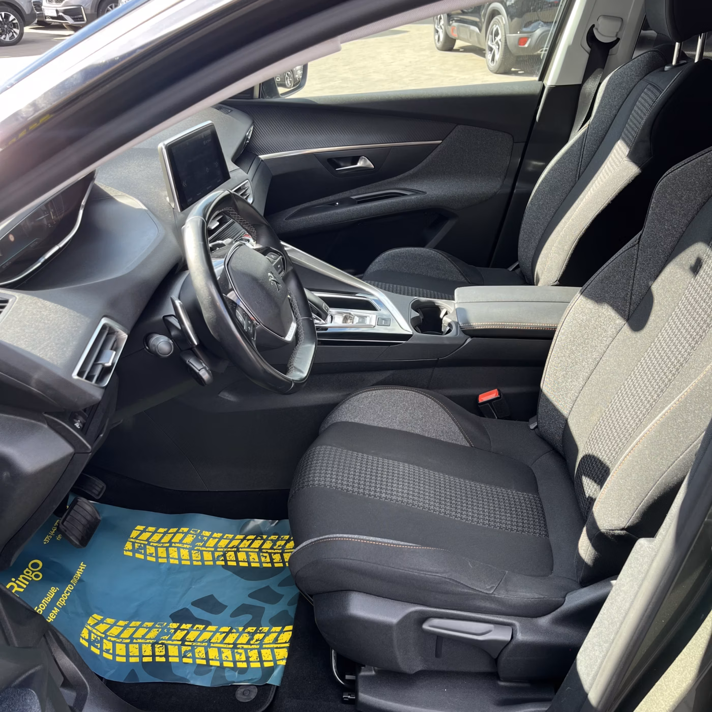 Peugeot 5008 фото 9