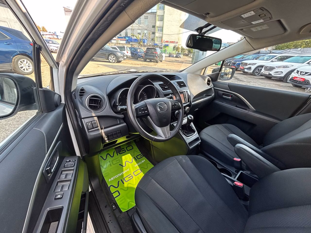 Mazda 5 фото 9