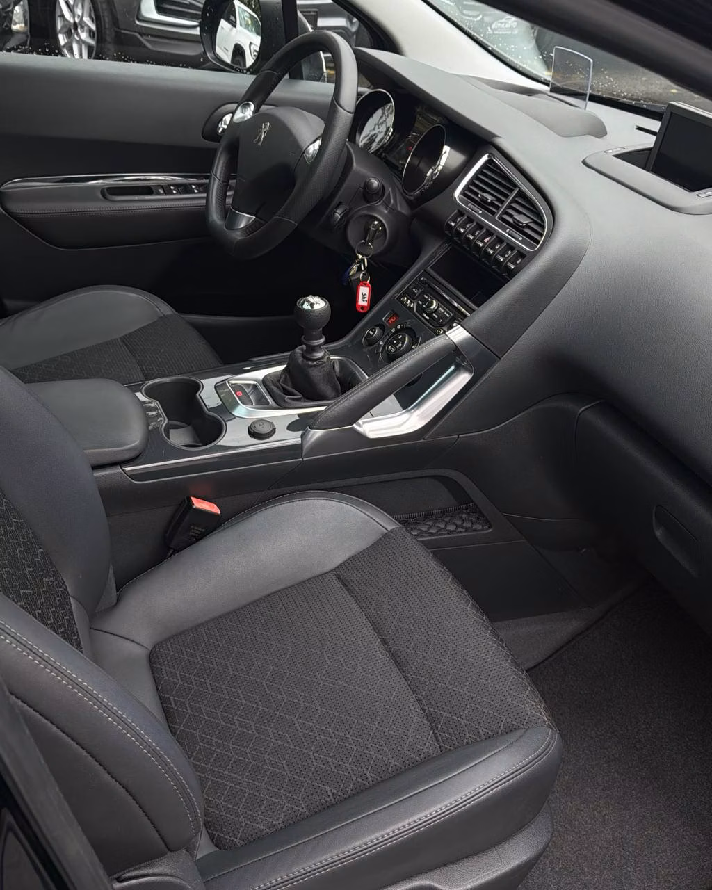 Peugeot 3008 фото 12