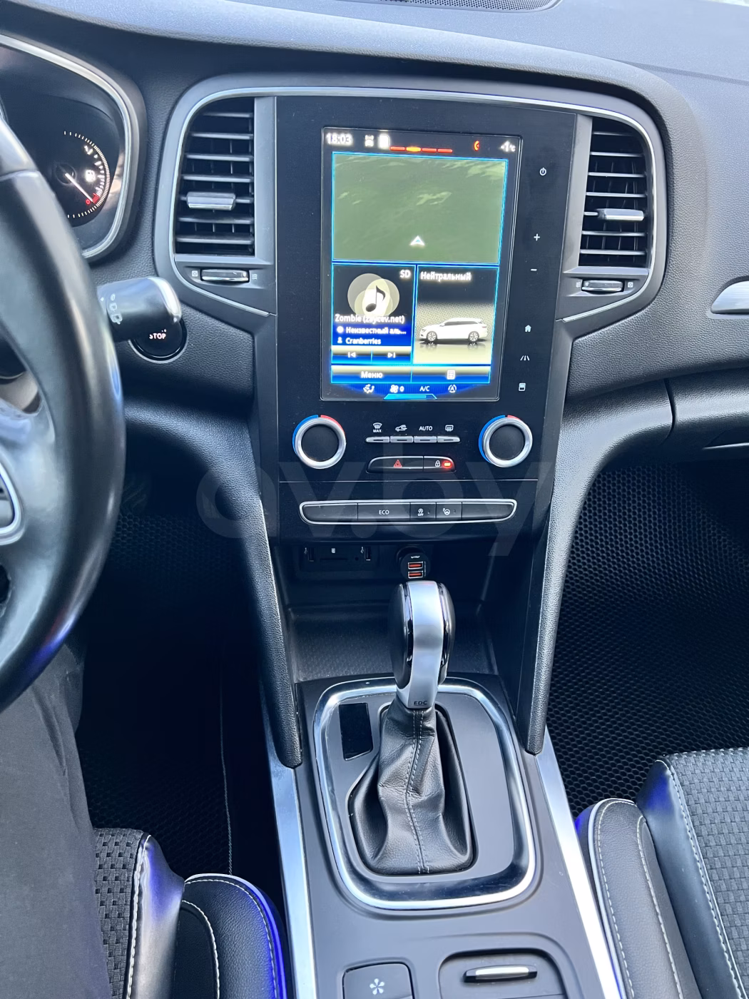 Renault Megane фото 8
