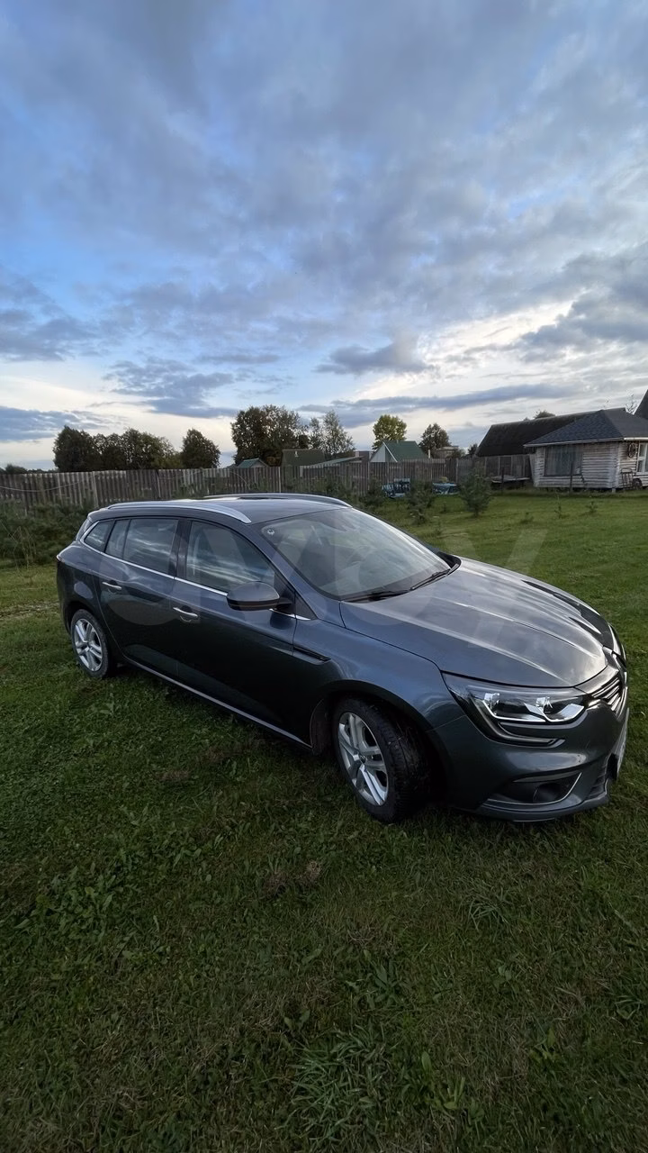 Renault Megane фото 3