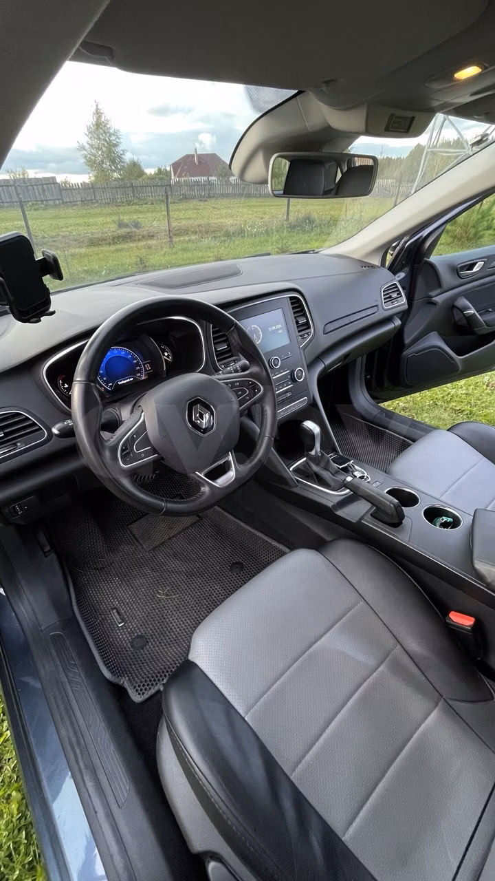 Renault Megane фото 8