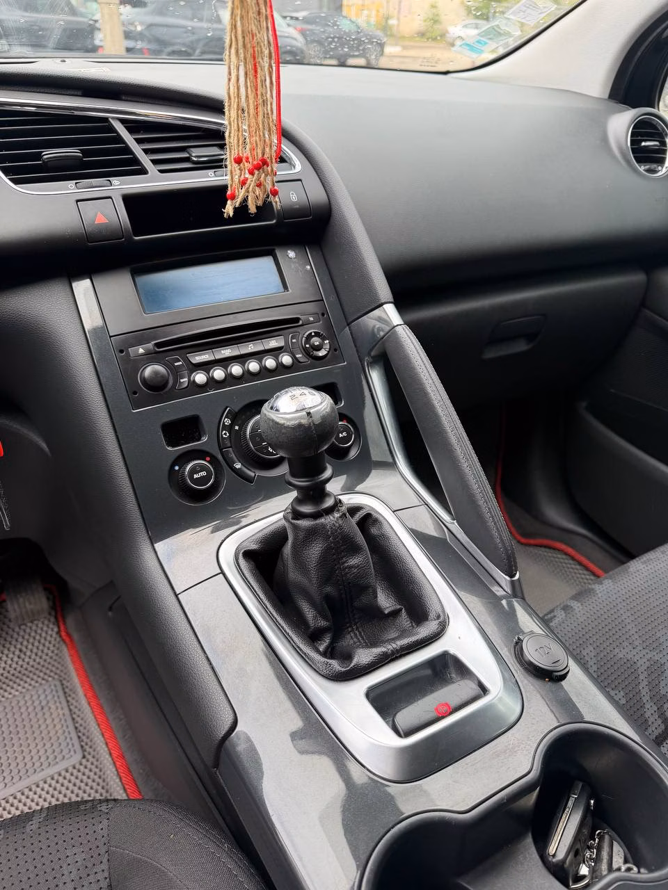 Peugeot 3008 фото 15