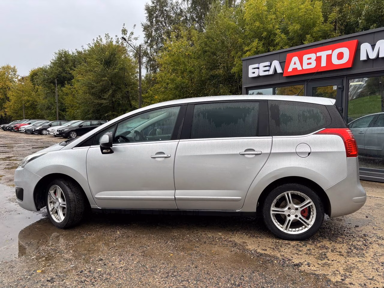 Peugeot 5008 фото 8